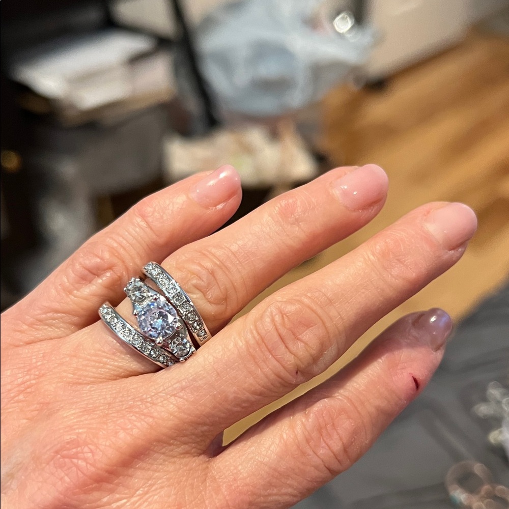 Elegant Silver Women's Ring Set